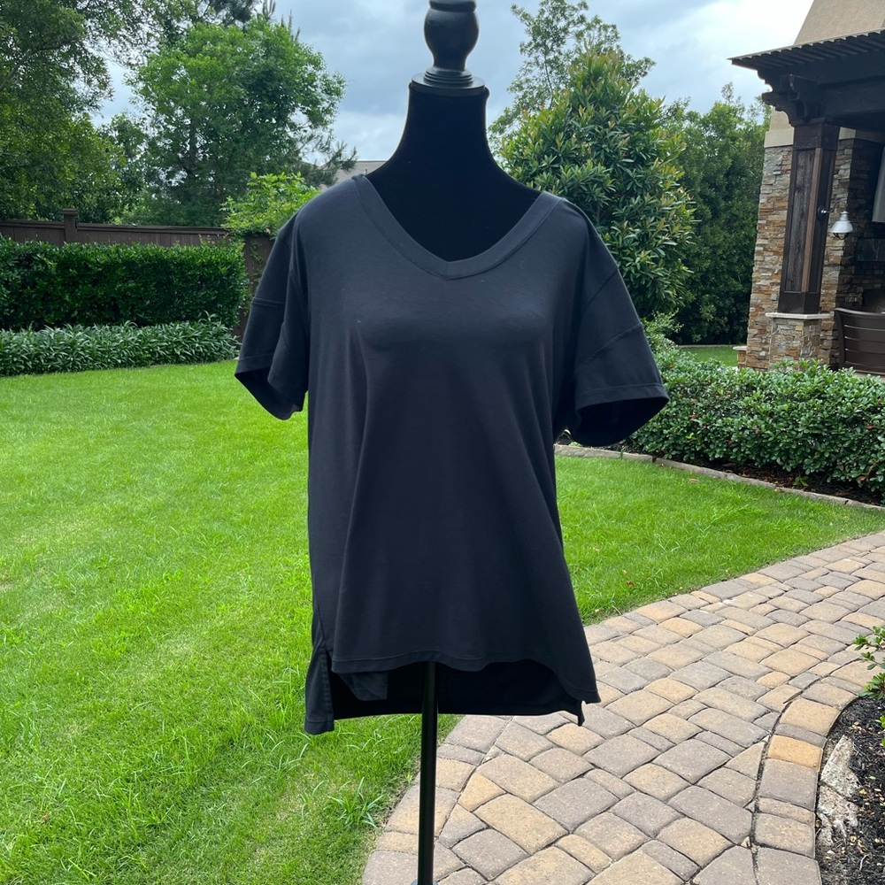 Zella- Relaxed Boxy Short Sleeve Tee (Size XL) in Black!